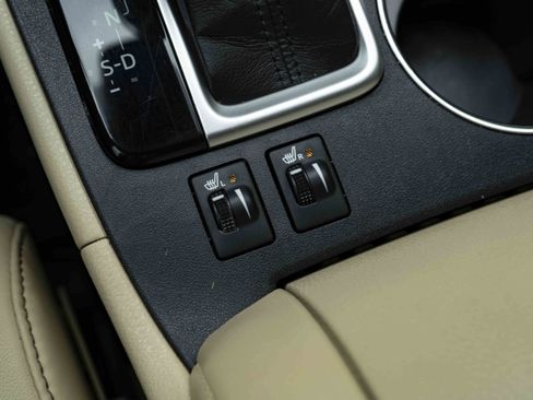 Used 2018 Toyota Highlander XLE FWD image 35