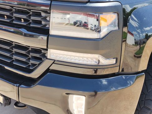 Used 2017 Chevrolet Silverado 1500 LT w/ All Star Edition AWD/4WD image 9
