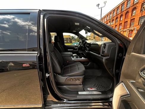 Used 2024 Chevrolet Silverado 2500 High Country w/ Midnight Edition AWD/4WD image 13