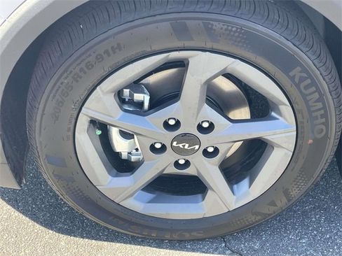 New 2025 Kia K4 LXS image 9