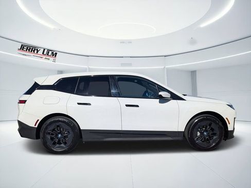 Used 2023 BMW iX xDrive50 AWD/4WD image 2