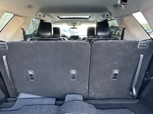 Certified 2025 Nissan Pathfinder SL w/ SL Premium Package image 16