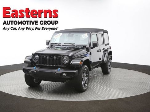 Used 2024 Jeep Wrangler Unlimited AWD/4WD image 57