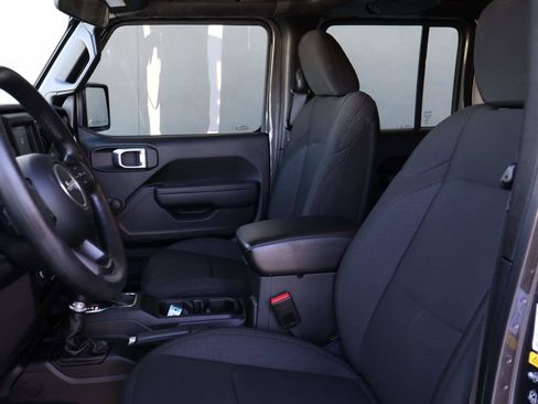 Used 2023 Jeep Gladiator Sport w/ Trailer Tow Package image 9