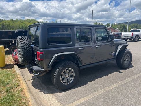 Used 2018 Jeep Wrangler Unlimited Sport AWD/4WD image 5
