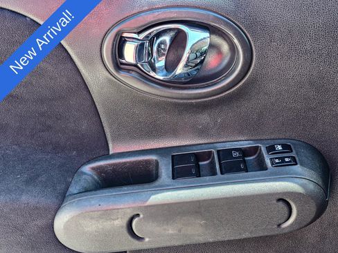 Used 2011 Nissan Cube 1.8 S Krom Edition w/ Interior Designer Pkg FWD image 9