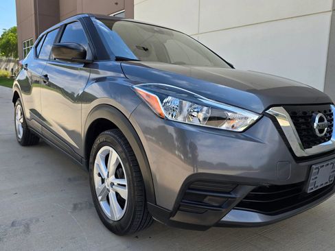 Used 2020 Nissan Kicks S FWD image 4