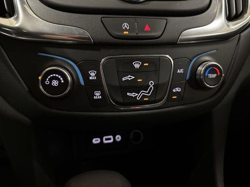 Used 2022 Chevrolet Equinox LT FWD image 16