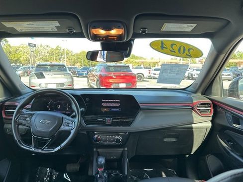 Used 2024 Chevrolet TrailBlazer RS image 36