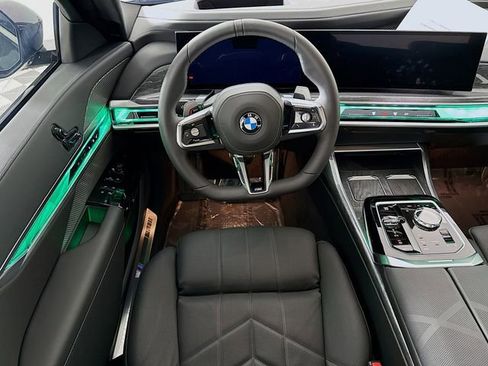 Used 2025 BMW 760i xDrive image 24