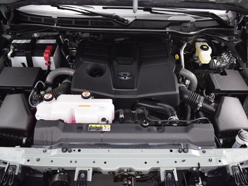 Used 2026 Toyota Tundra SR5 AWD/4WD image 9