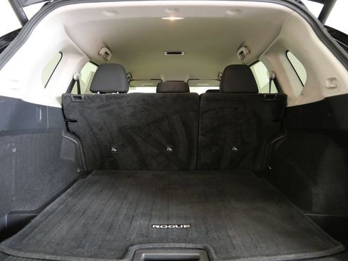 Used 2025 Nissan Rogue SV AWD/4WD image 25
