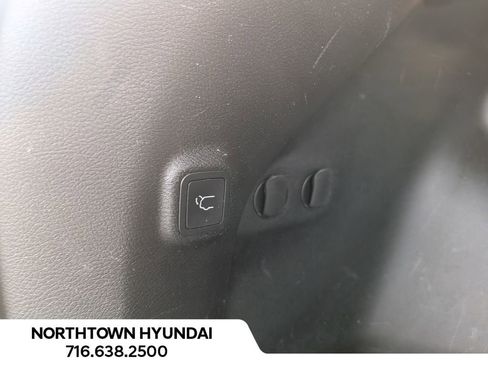 Used 2019 Jeep Cherokee Limited image 35