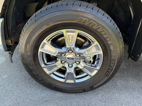 Used 2017 Ford F150 XLT w/ Equipment Group 302A Luxury AWD/4WD image 10