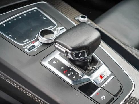 Used 2018 Audi SQ5 Premium Plus w/ Navigation Package image 18