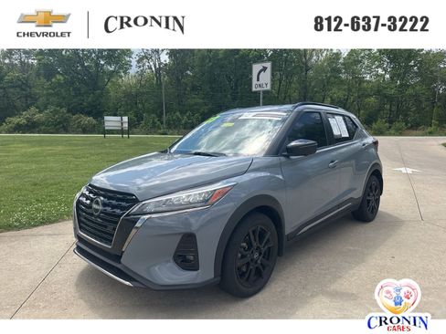 Used 2023 Nissan Kicks SR w/ SR Premium Package FWD image 1