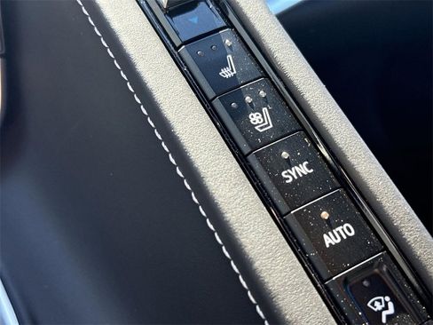 Used 2023 Chevrolet Corvette Stingray Premium Conv w/ Z51 Performance Package image 34