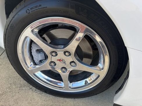 Used 2002 Chevrolet Corvette Convertible w/ Preferred Equipment Group1 image 37