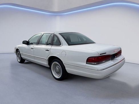 Used 1996 Ford Crown Victoria LX image 5