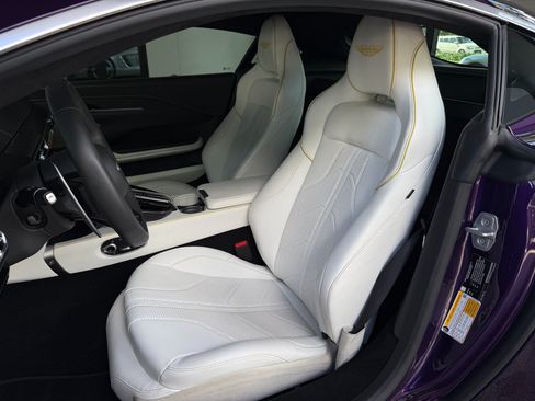 Used 2025 Aston Martin V8 Vantage Coupe RWD image 25