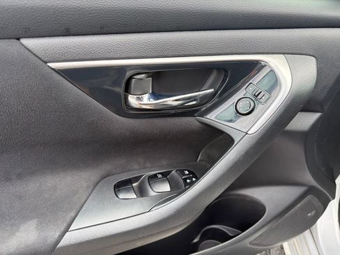 Used 2014 Nissan Altima 2.5 S FWD image 25