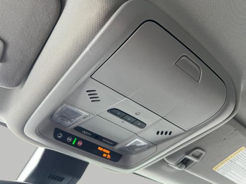 Used 2020 Chevrolet Equinox Premier w/ Premier Redline Edition image 31