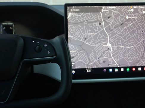 Used 2023 Tesla Model X AWD/4WD image 36