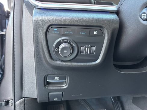 Used 2022 Jeep Grand Cherokee Summit w/ Advanced Protech Group IV AWD/4WD image 22