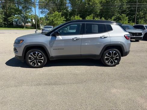 Used 2023 Jeep Compass Limited w/ Sun and Sound Group AWD/4WD image 4