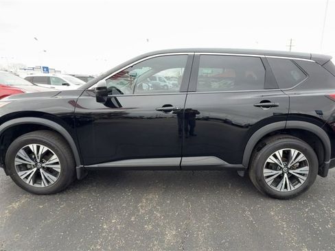 Used 2021 Nissan Rogue SV image 5