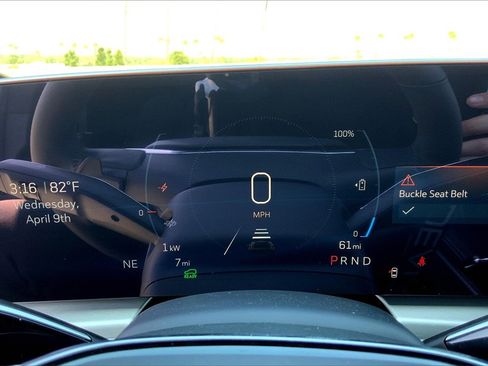 New 2025 Cadillac Lyriq Luxury image 25