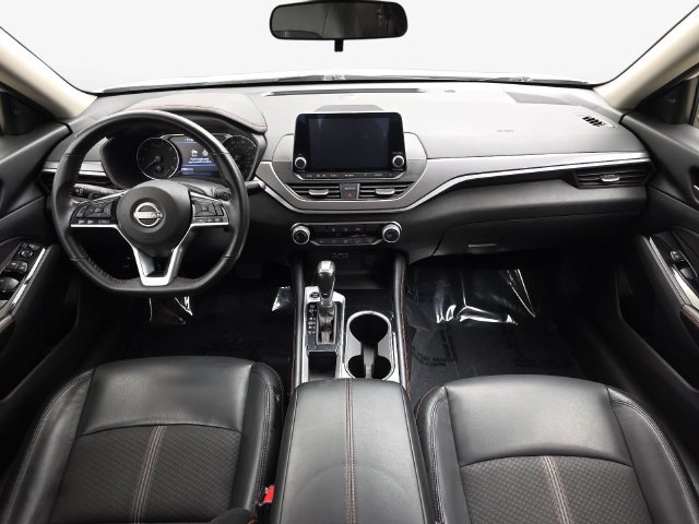 Used 2025 Nissan Altima 2.5 SR FWD image 13