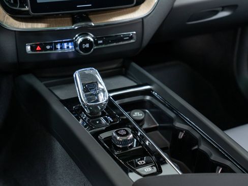 New 2026 Volvo XC60 B5 Plus w/ Protection Package Premier image 20