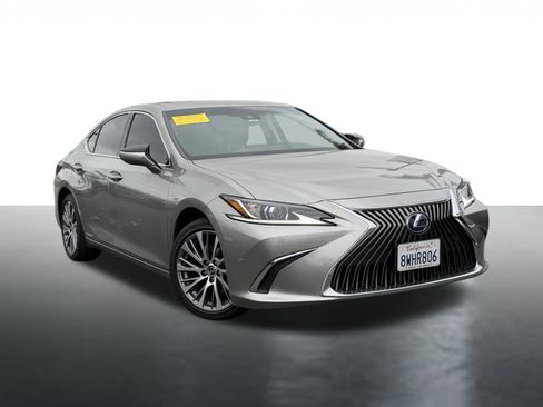 Used 2021 Lexus ES 300h w/ Premium Package FWD image 2