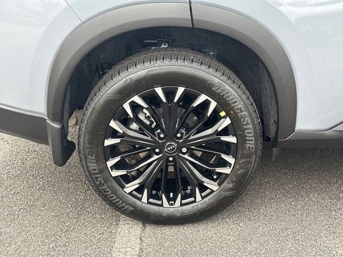 New 2026 Nissan Rogue SV FWD image 17