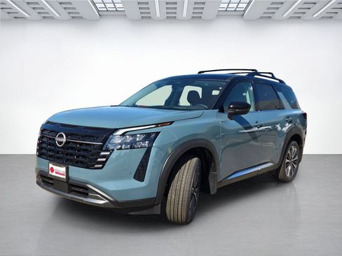 New 2026 Nissan Pathfinder Platinum w/ Cargo Package FWD image 8