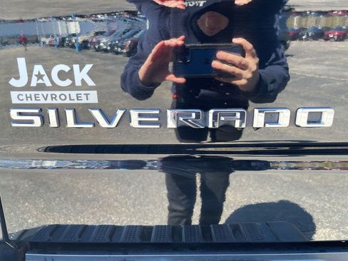 Used 2021 Chevrolet Silverado 1500 LT Trail Boss w/ Bed Protection Package AWD/4WD image 7