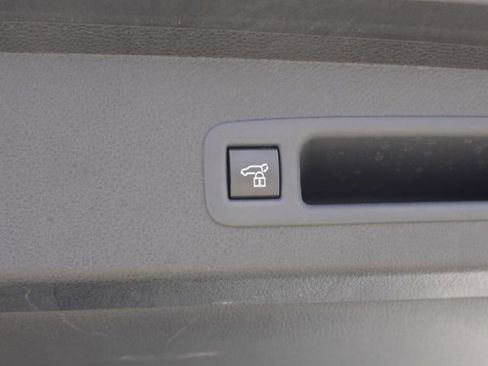 Certified 2025 Toyota Sienna Platinum AWD/4WD image 61