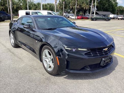 Used 2020 Chevrolet Camaro LT w/ Technology Package RWD image 4