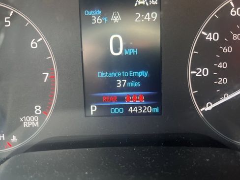 Used 2023 Toyota Corolla SE image 9