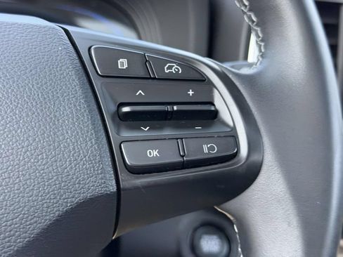 Certified 2024 Hyundai Venue SEL FWD image 23