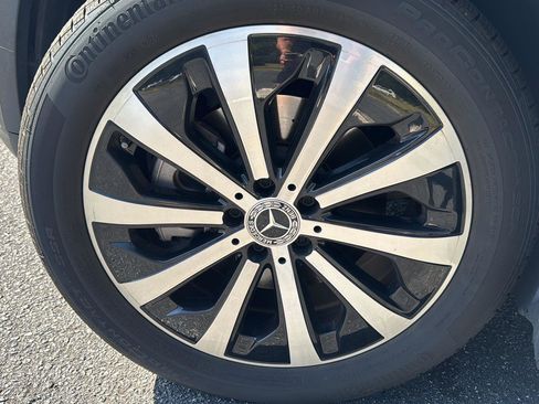 Used 2023 Mercedes-Benz GLB 250 image 10