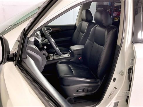 Used 2019 Nissan Pathfinder Platinum image 36