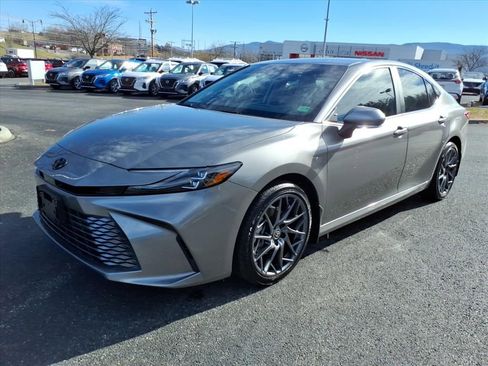 Used 2026 Toyota Camry XLE image 12