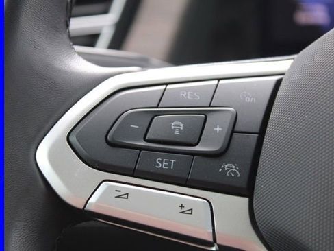Used 2025 Volkswagen Atlas SEL Premium R-Line AWD/4WD image 33