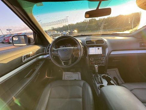 Used 2017 Ford Explorer XLT w/ Equipment Group 202A image 31