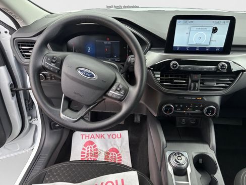 Used 2025 Ford Escape Active AWD/4WD image 12