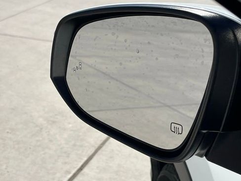 Used 2019 Toyota Highlander XLE FWD image 19