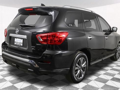 Used 2019 Nissan Pathfinder SL image 17