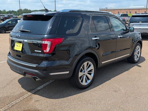 Used 2019 Ford Explorer Limited w/ Ford Safe & Smart Package FWD image 5